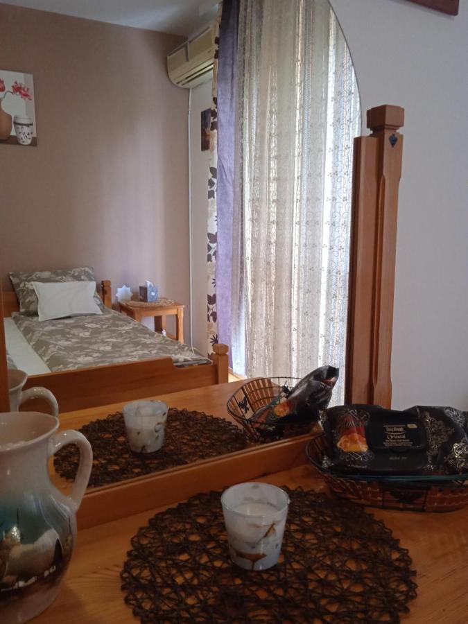 Apartman Breza Ruma Exterior foto